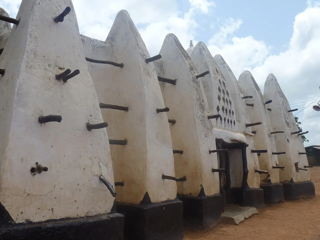 Labaragaga Mosque, built in 1421 by Arabian settlers.
