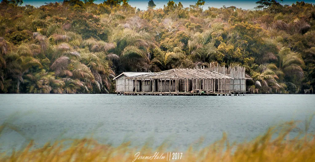 Nzulezo Stilt Village